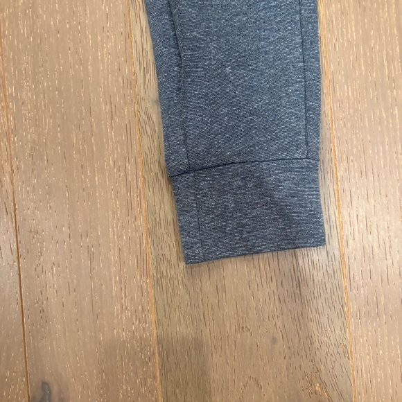 Adidas $60 Must Haves Versatility Tapered Joggers Gray Marl XS EUC - Picture 3 of 8